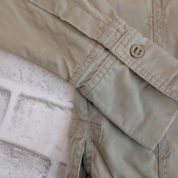 A. KURTZ Tan and camo button shirt or jacket - Picture 5 of 7